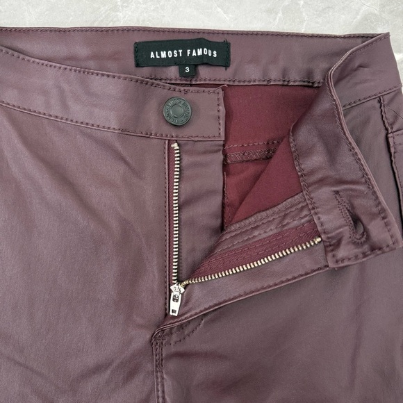 Juniors' Almost Famous Coated Faux Leather Super High Rise Skinny Jeans Size 3 - Picture 7 of 16